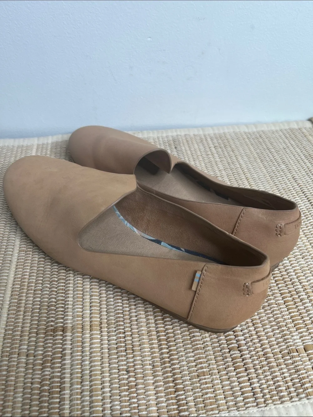 Toms Darcy Tan Nubuck Leather Slip-On Flats Size 8